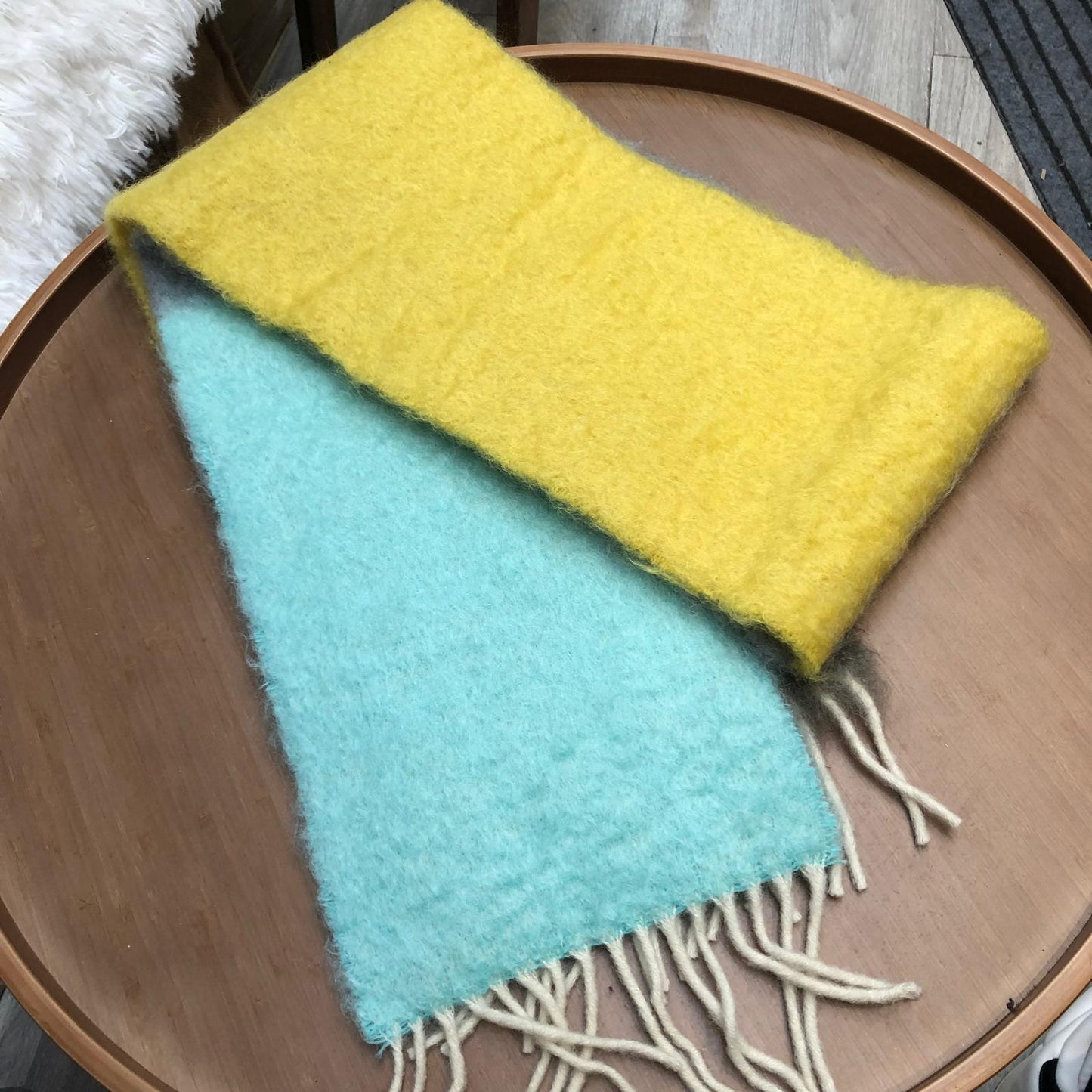 LOEWE雪糕拼色頸巾