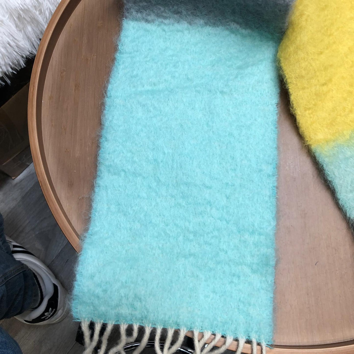 LOEWE雪糕拼色頸巾
