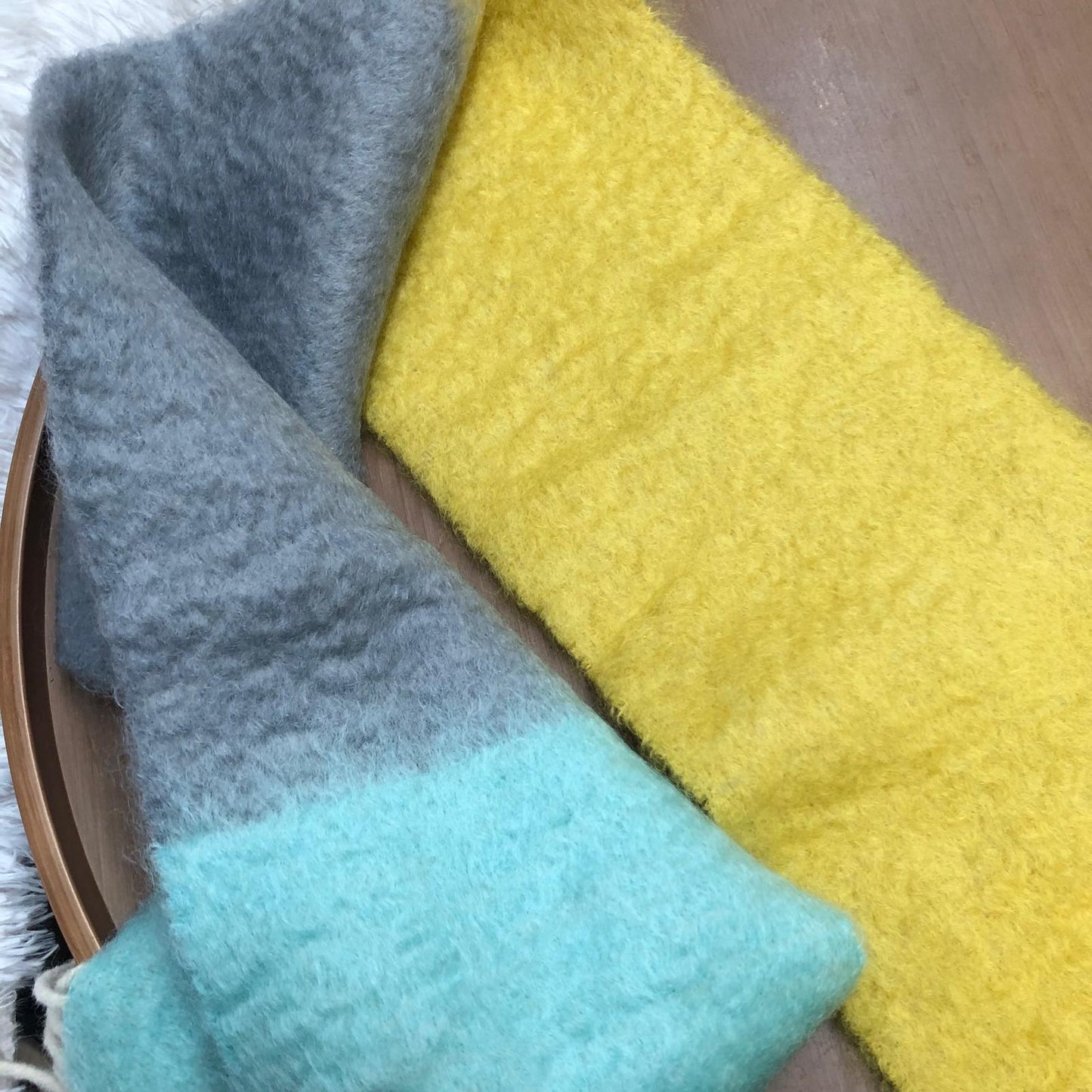 LOEWE雪糕拼色頸巾