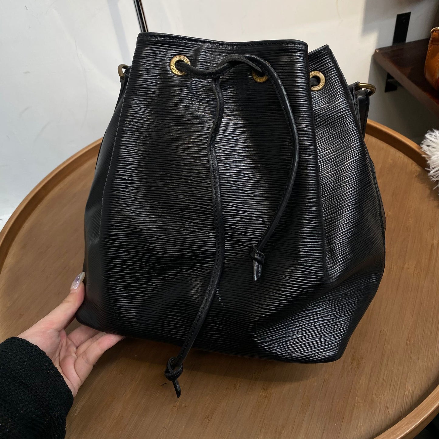 LV EPI 水波紋水桶袋 M59012