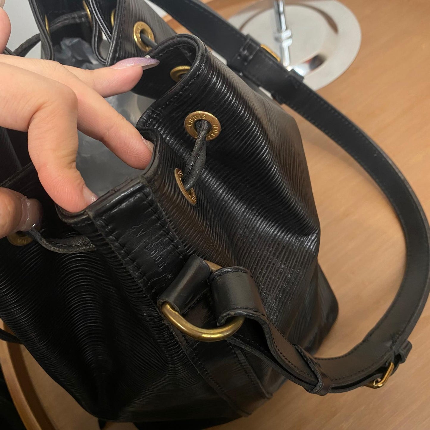 LV EPI 水波紋水桶袋 M59012