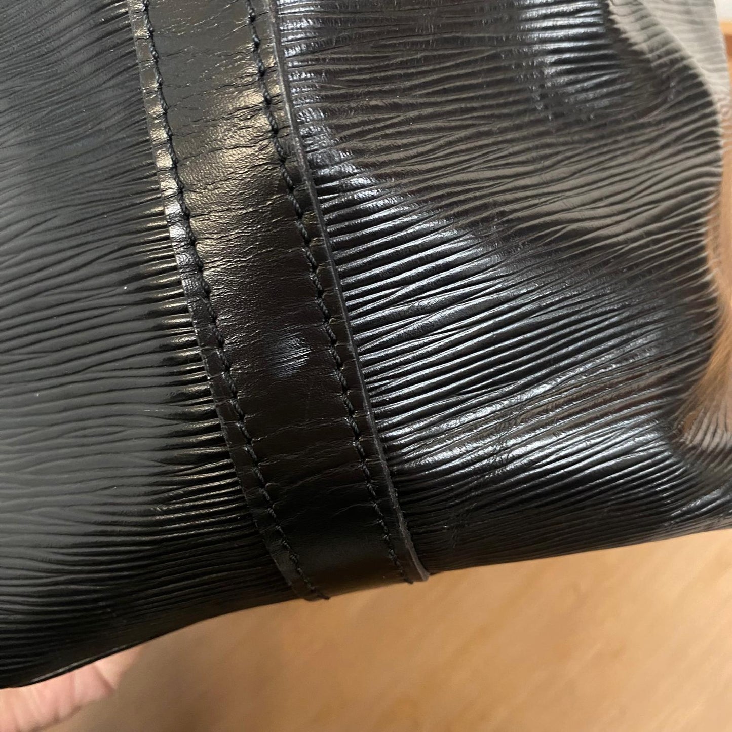 LV EPI 水波紋水桶袋 M59012