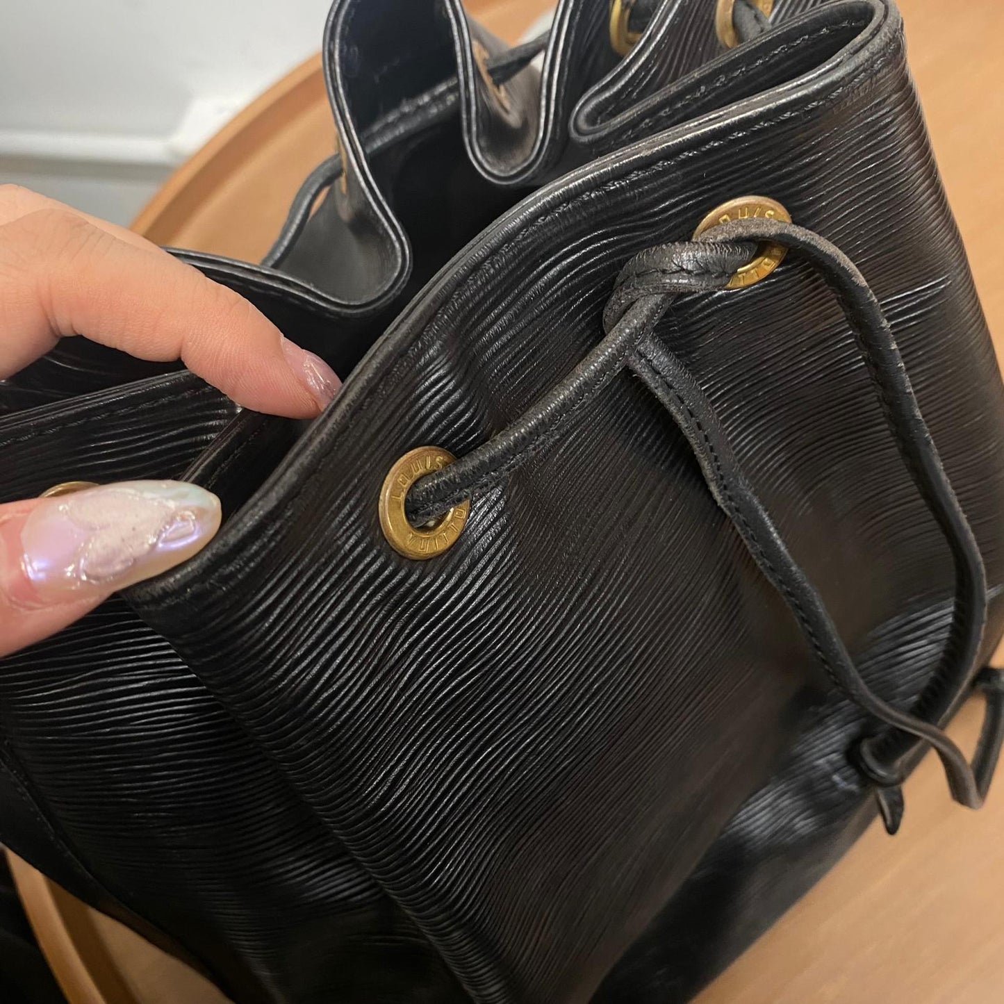 LV EPI 水波紋水桶袋 M59012