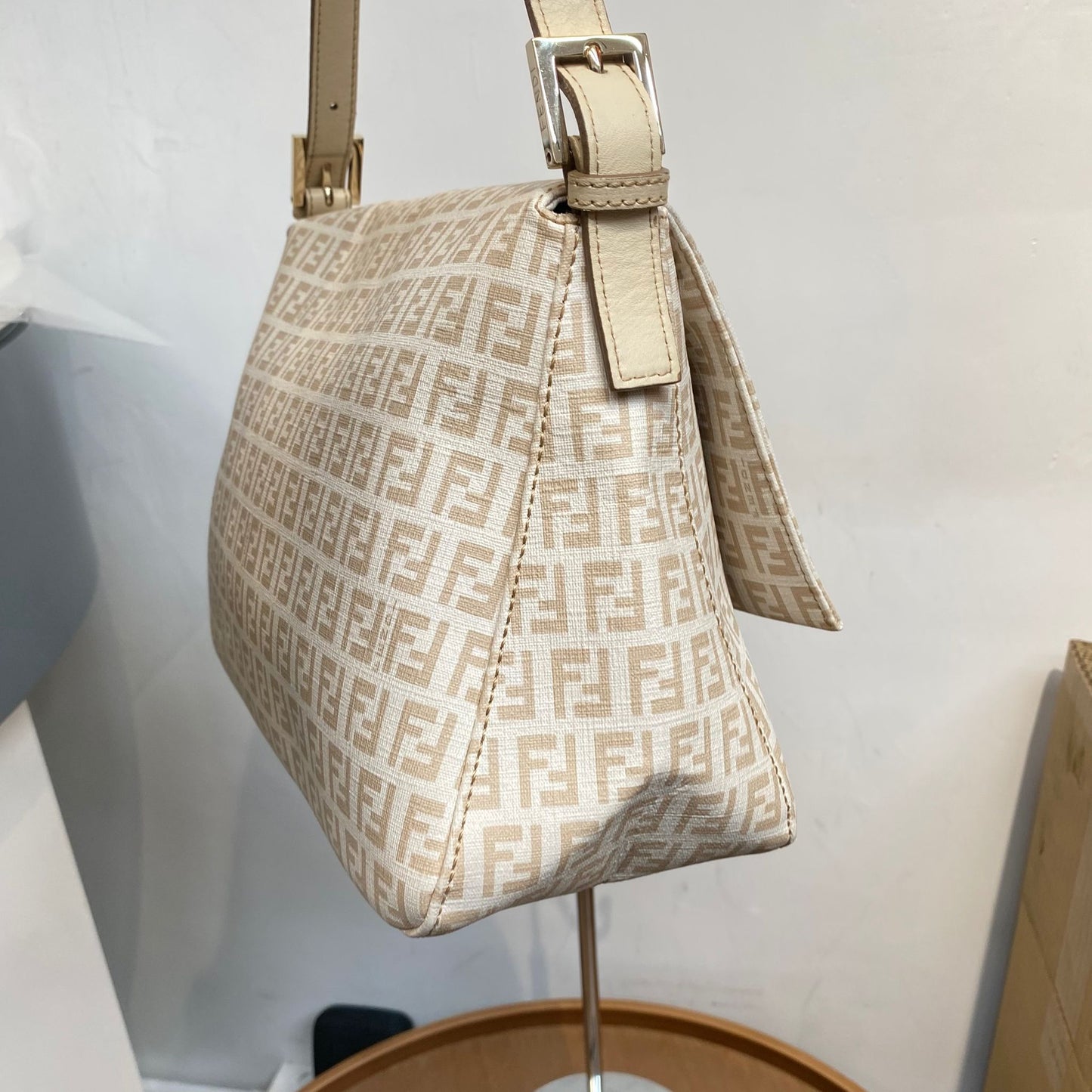 Fendi 白色法棍