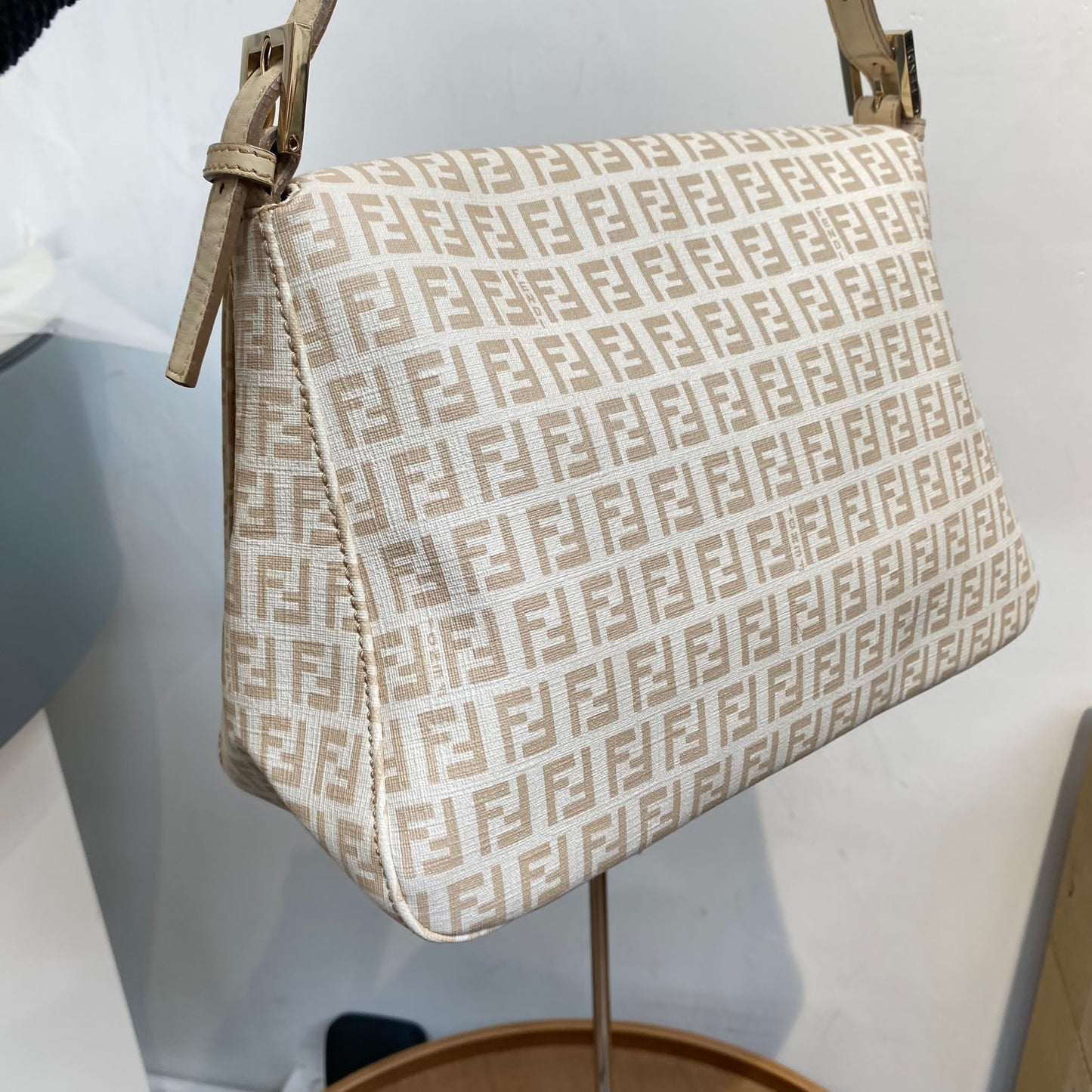 Fendi 白色法棍
