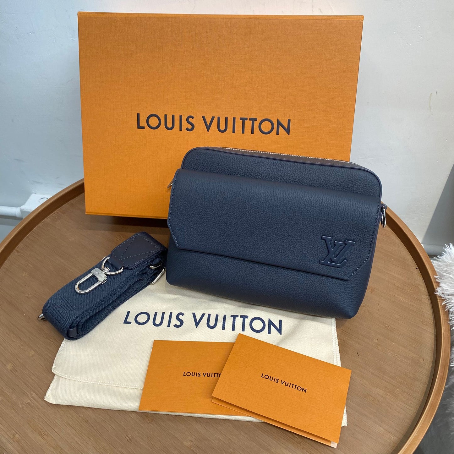 LV Fastline 郵差包 M24750