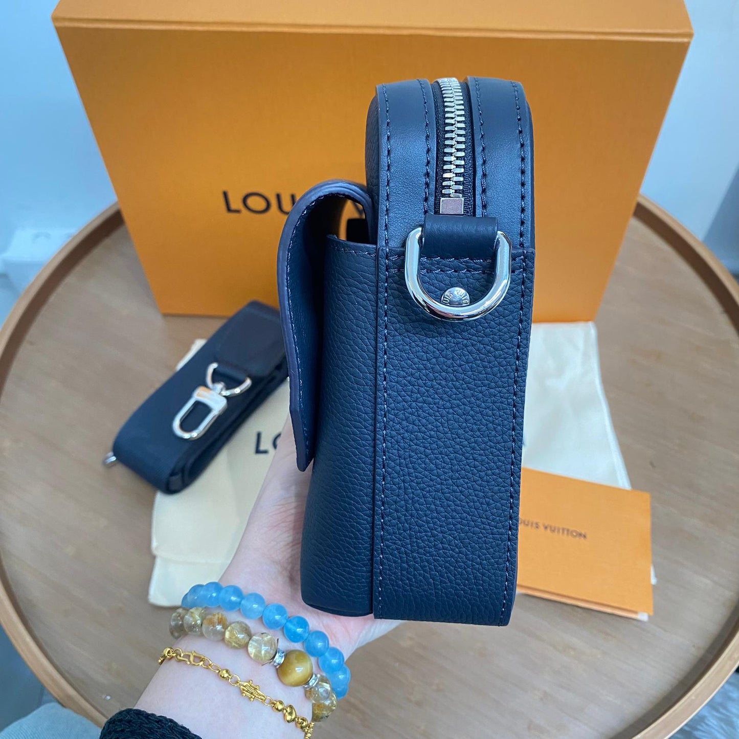 LV Fastline 郵差包 M24750