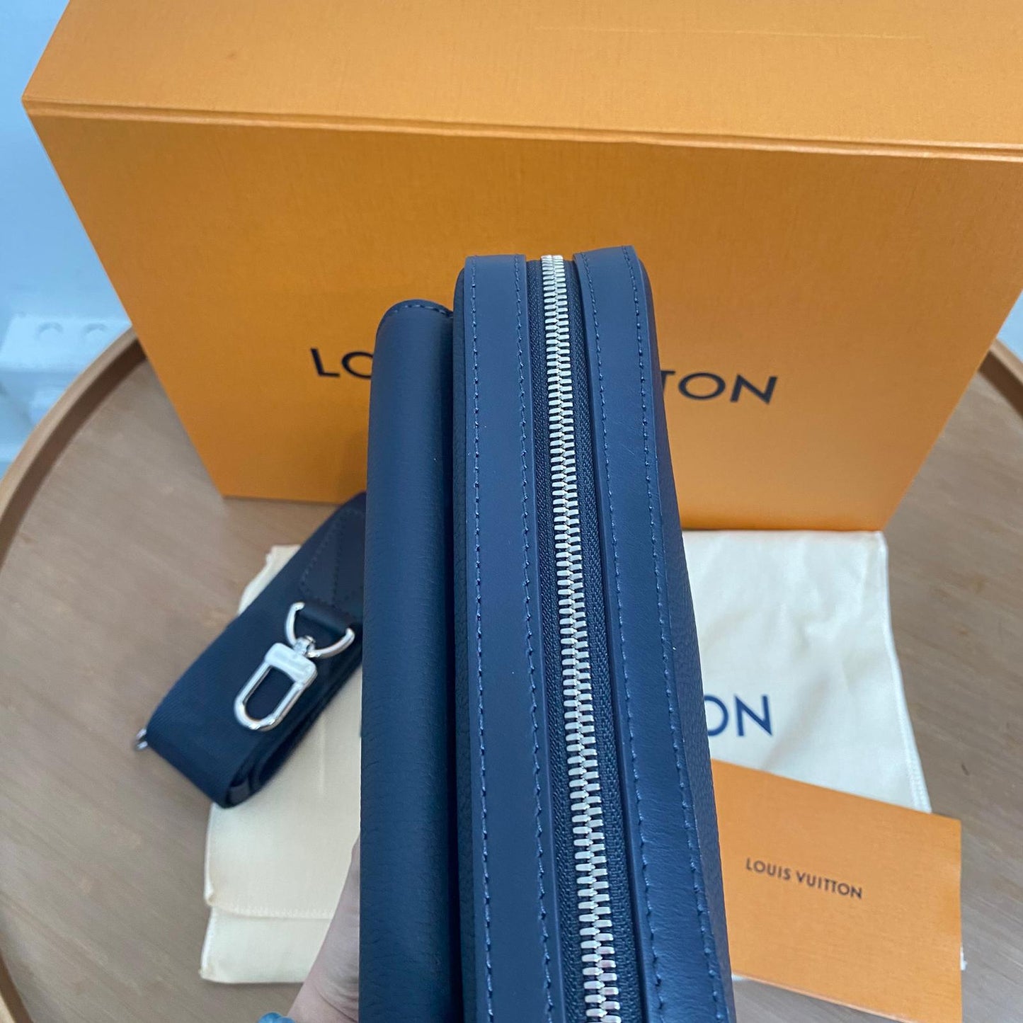 LV Fastline 郵差包 M24750