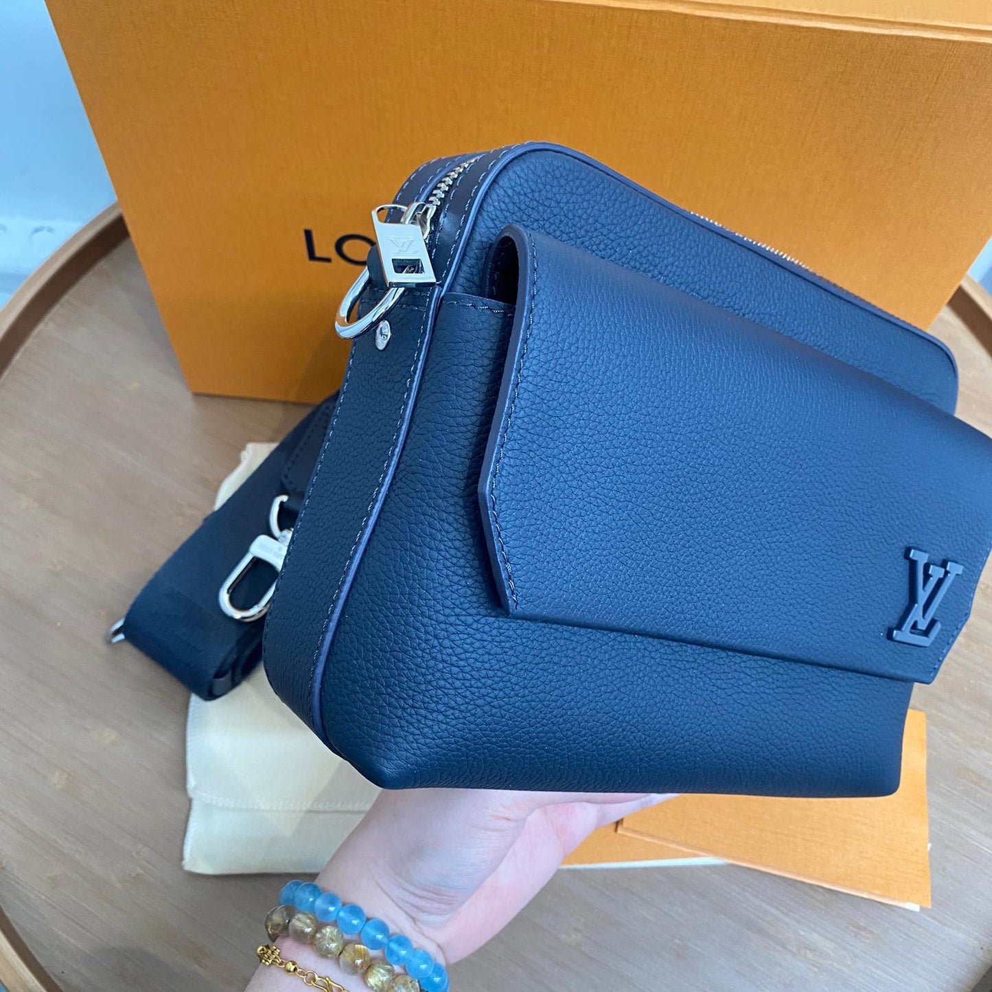 LV Fastline 郵差包 M24750