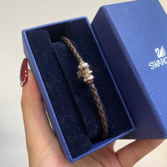 SWAROVSKI 啡色手繩 有盒