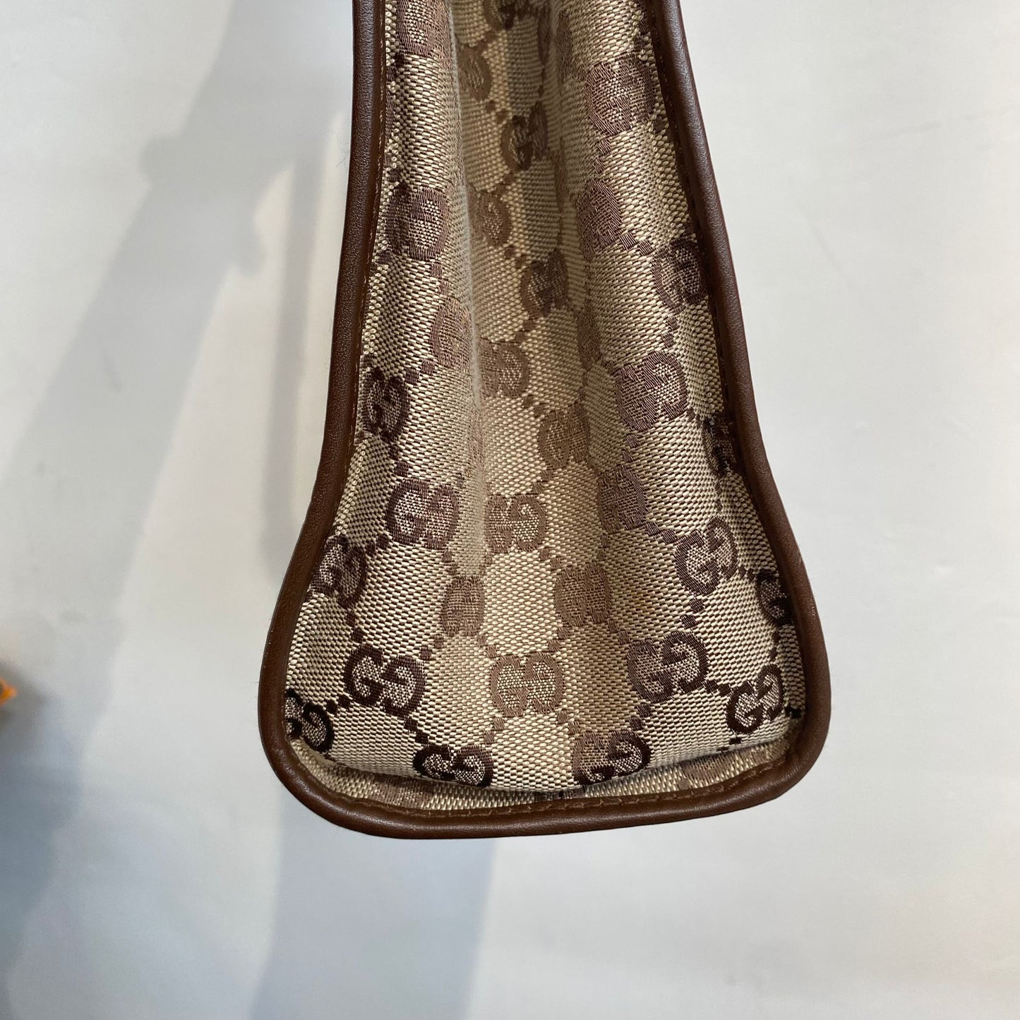 Gucci腋下包