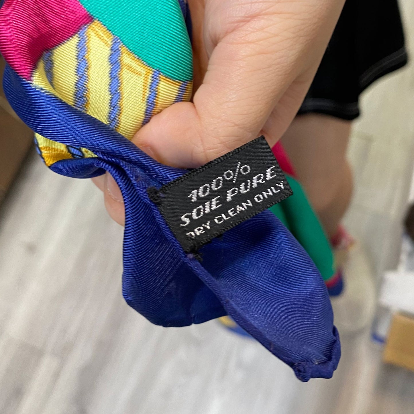 Celine 100%真絲大絲巾 有tag