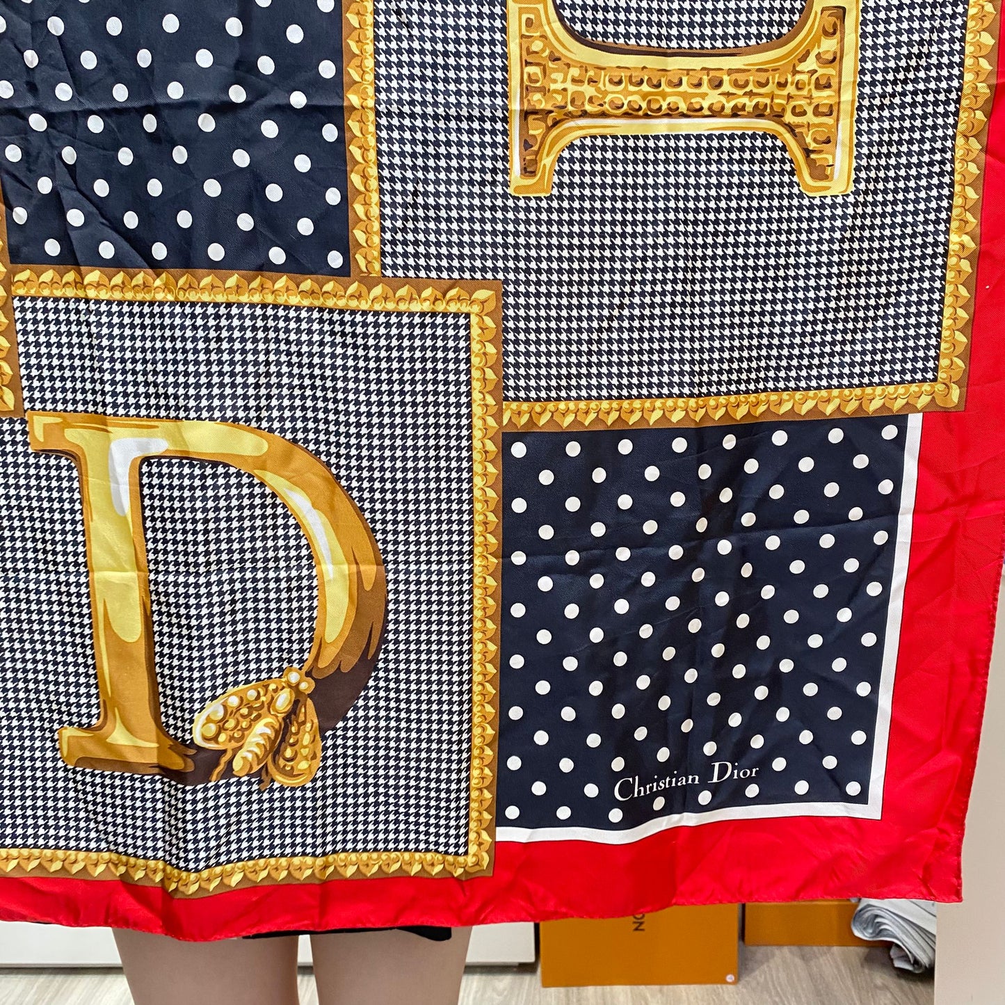 Dior大絲巾 無tag