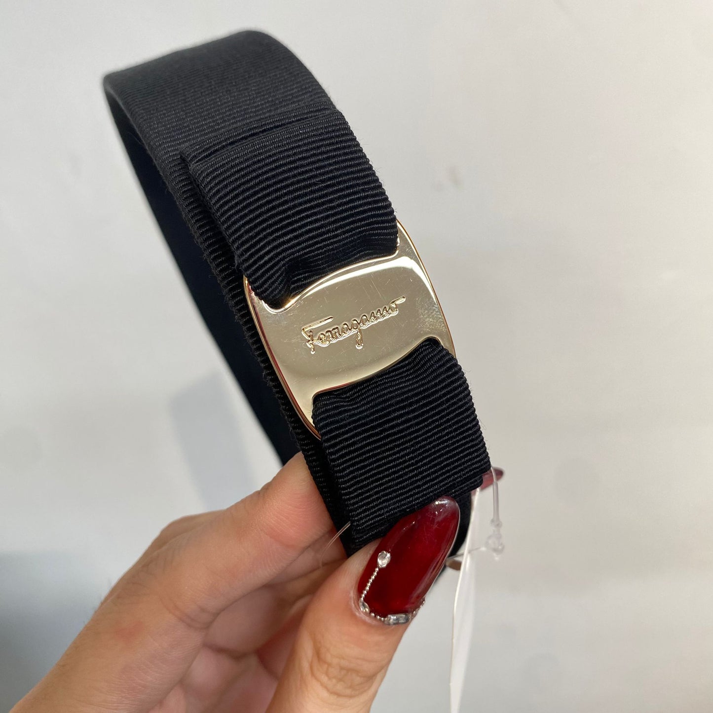 Ferragamo黑金頭箍 有盒