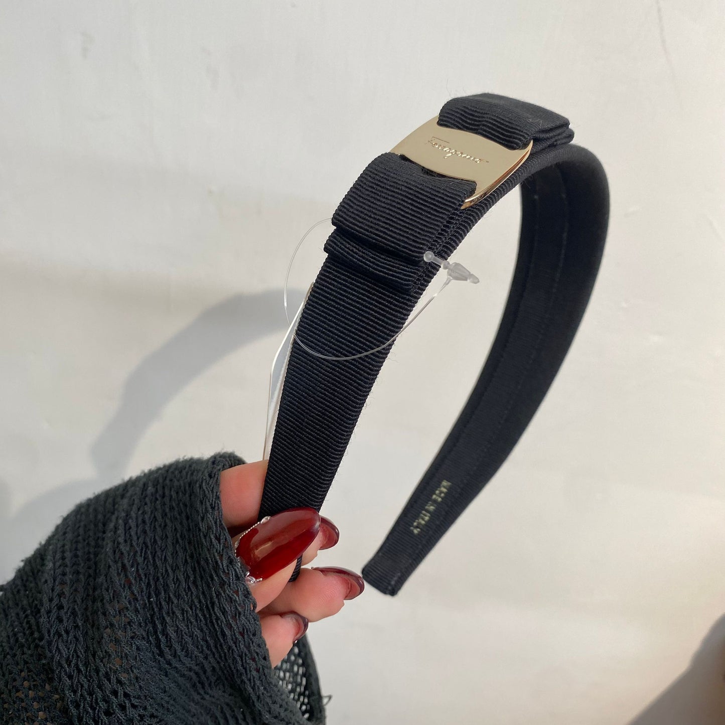 Ferragamo黑金頭箍