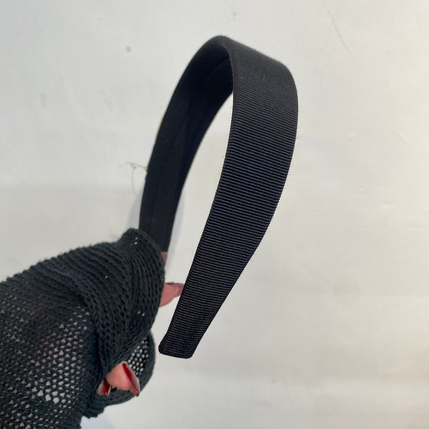 Ferragamo黑金頭箍