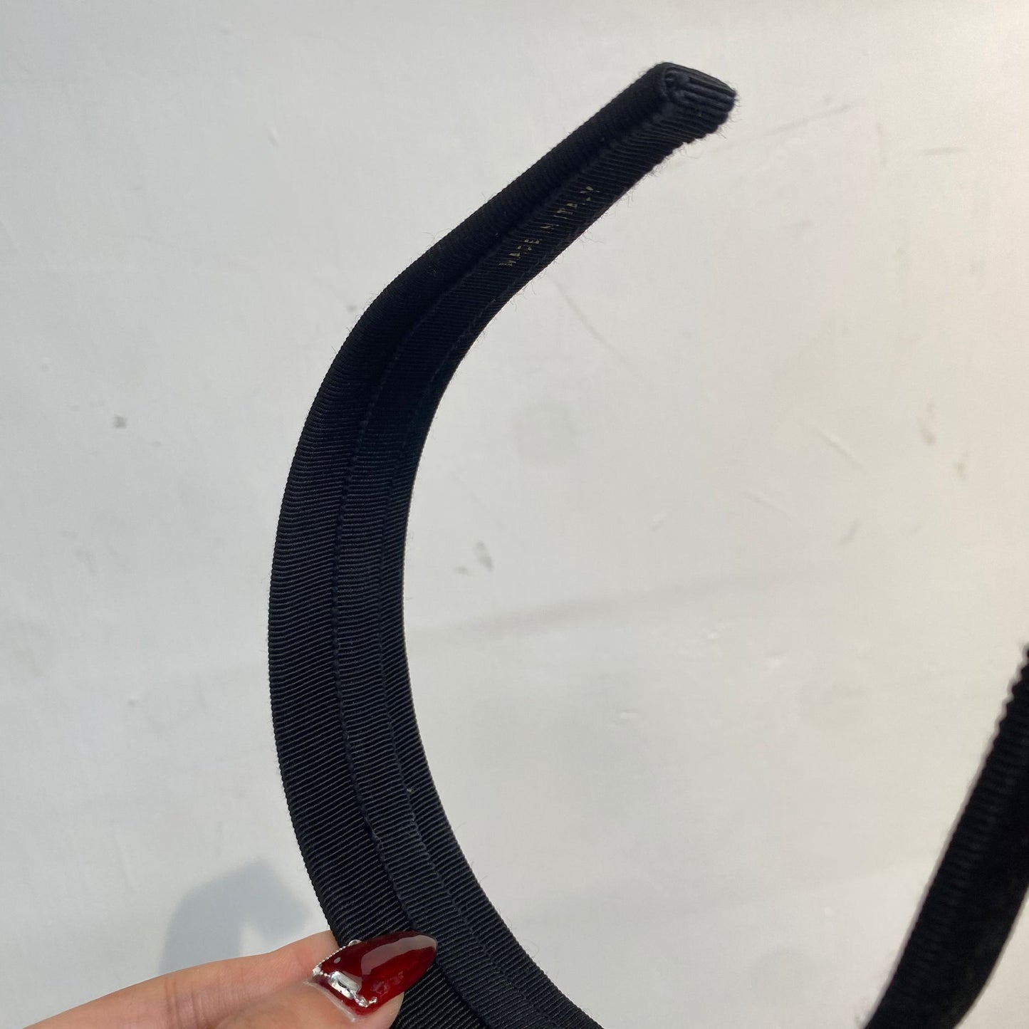 Ferragamo黑金頭箍