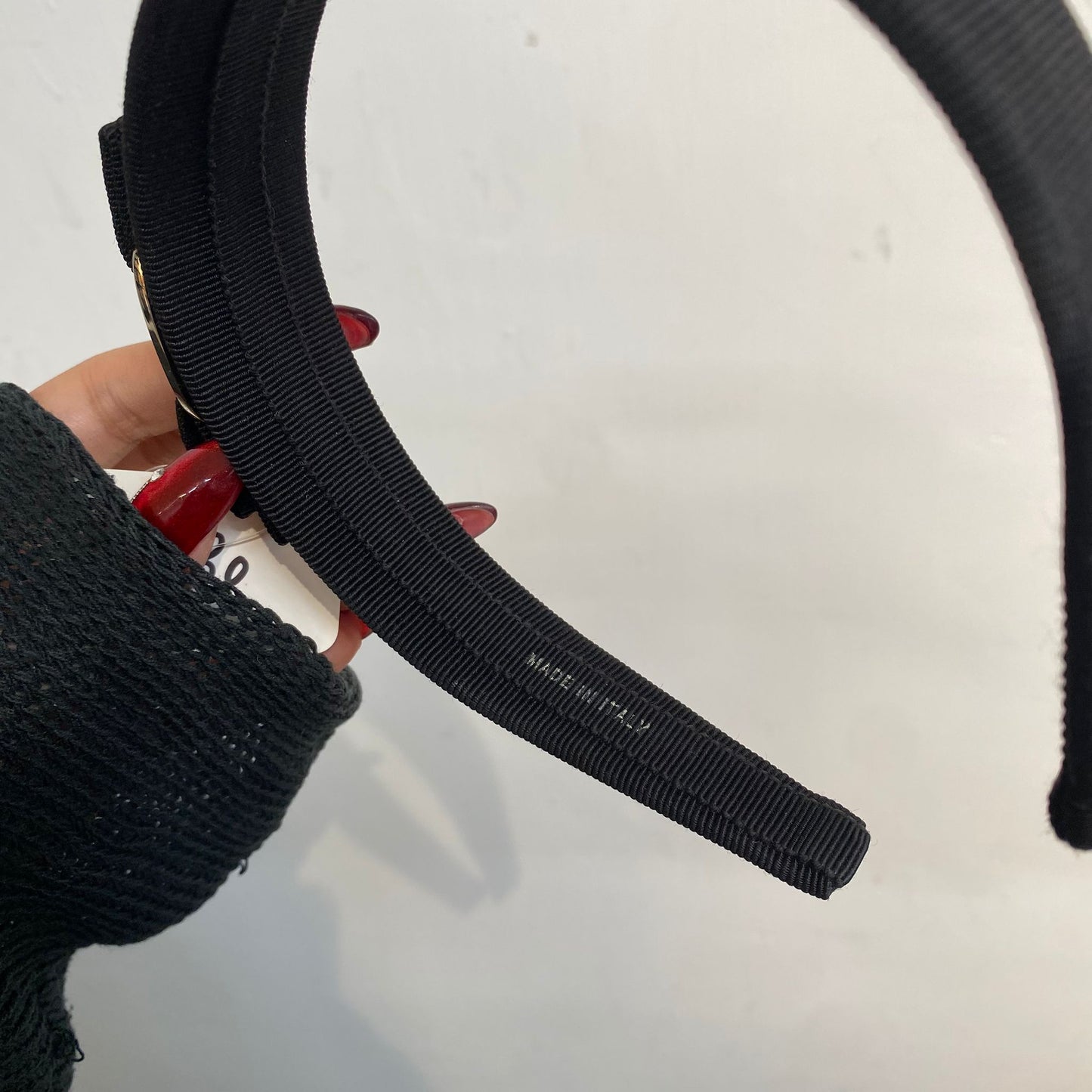 Ferragamo 黑金頭箍
