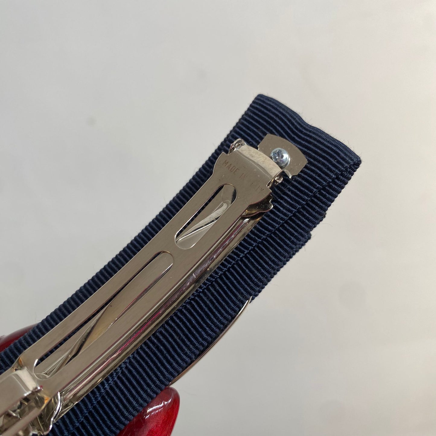 Ferragamo深藍髮夾 有盒