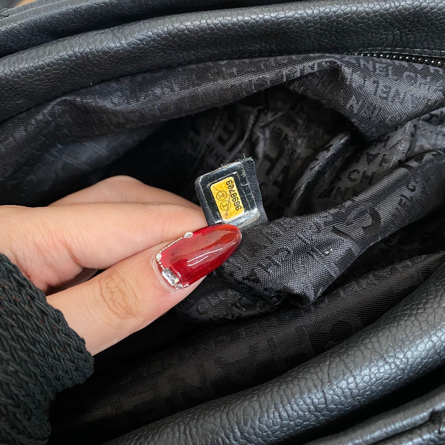 CHANEL 黑色單肩袋
