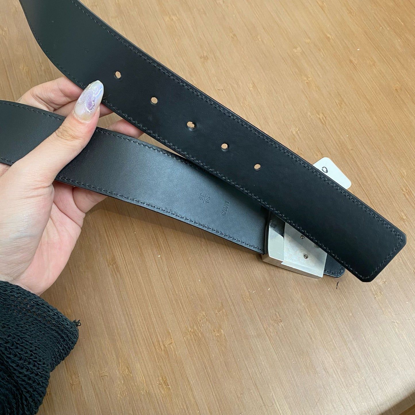 LV 男裝皮帶 有盒、塵袋