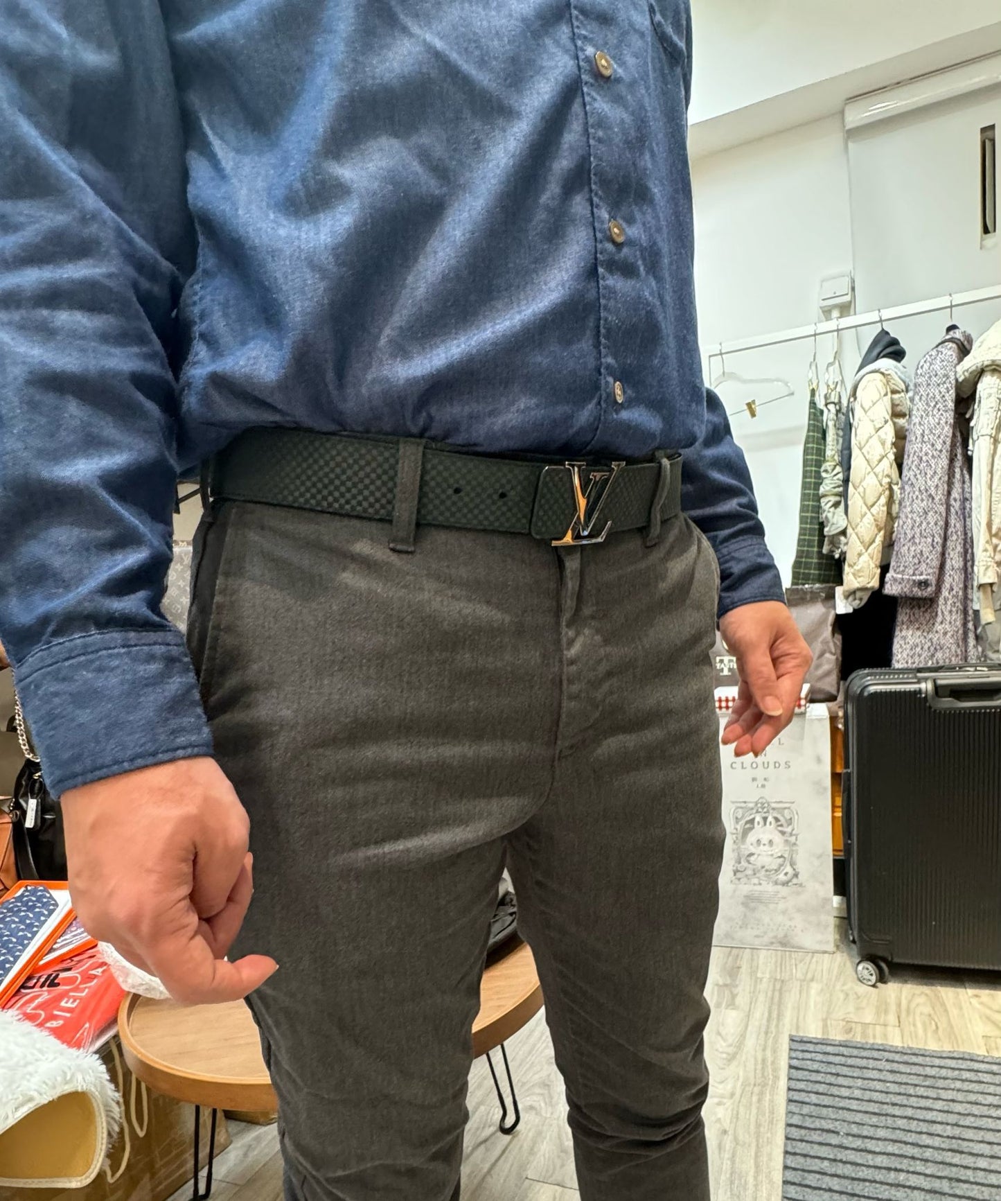 LV 男裝皮帶 有盒、塵袋