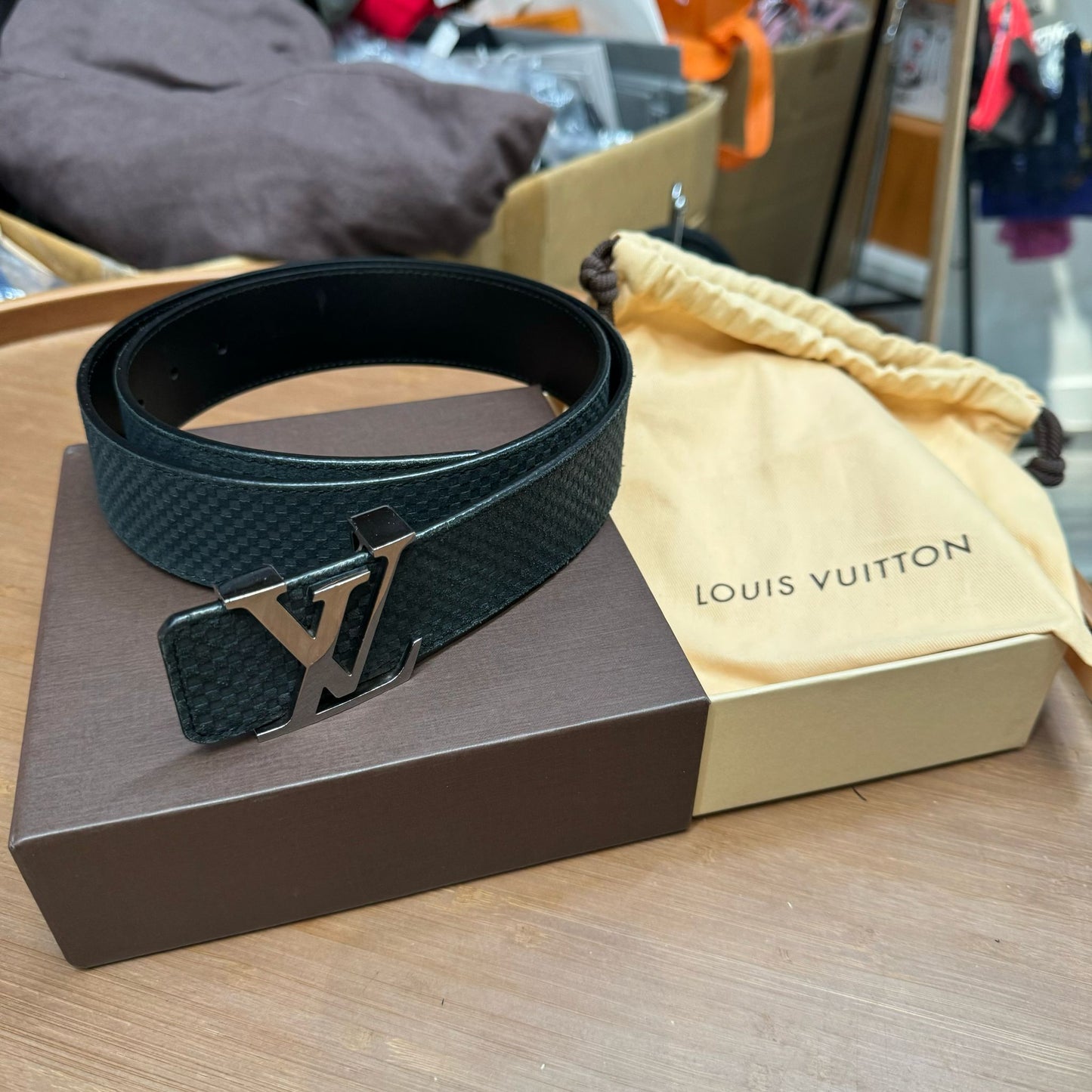 LV 男裝皮帶 有盒、塵袋