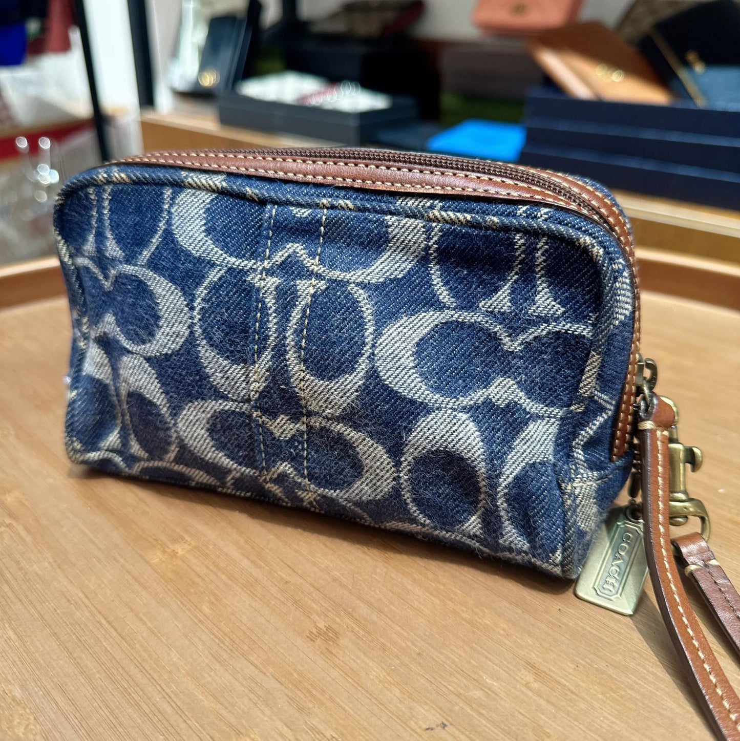 Coach 牛仔化妝袋