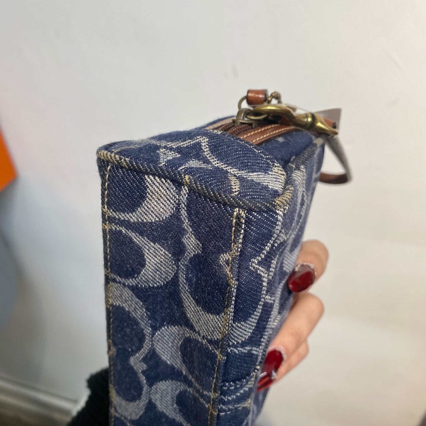 Coach 牛仔化妝袋