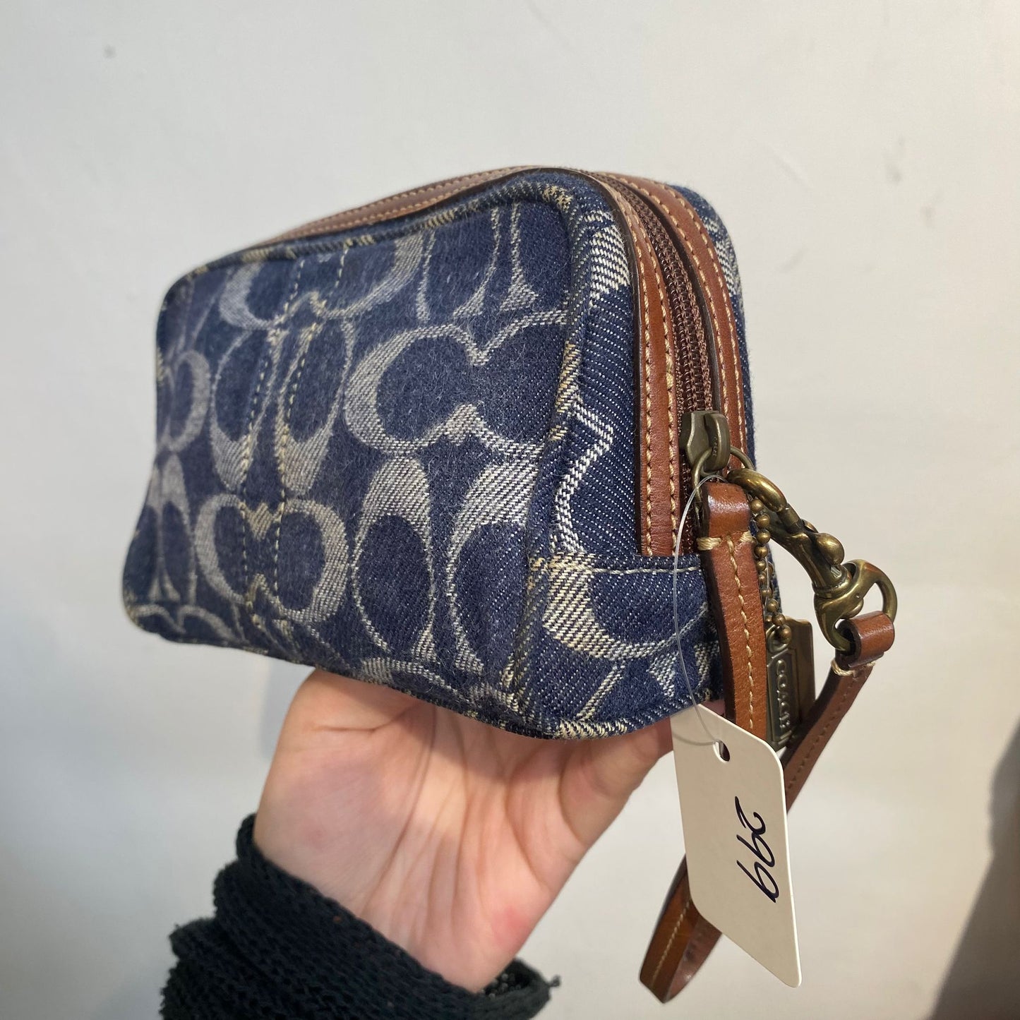 Coach 牛仔化妝袋