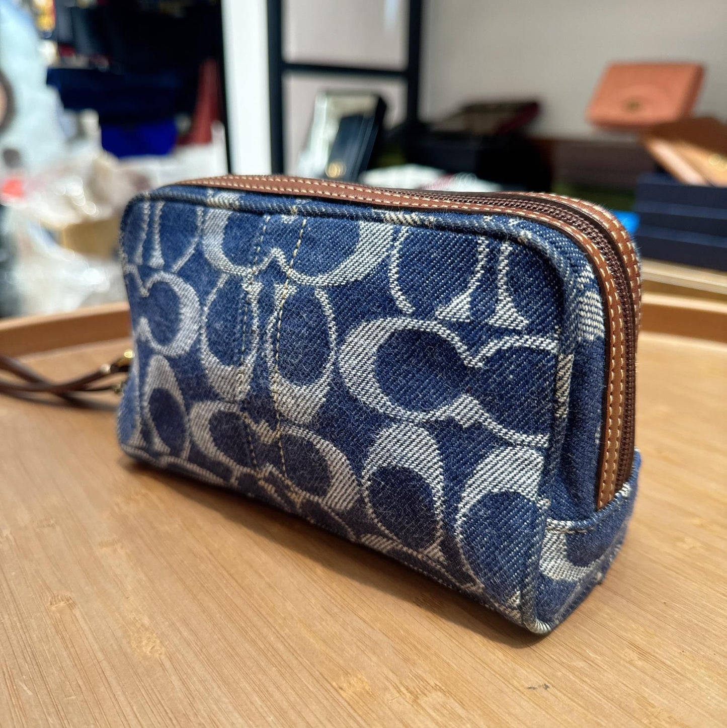 Coach 牛仔化妝袋