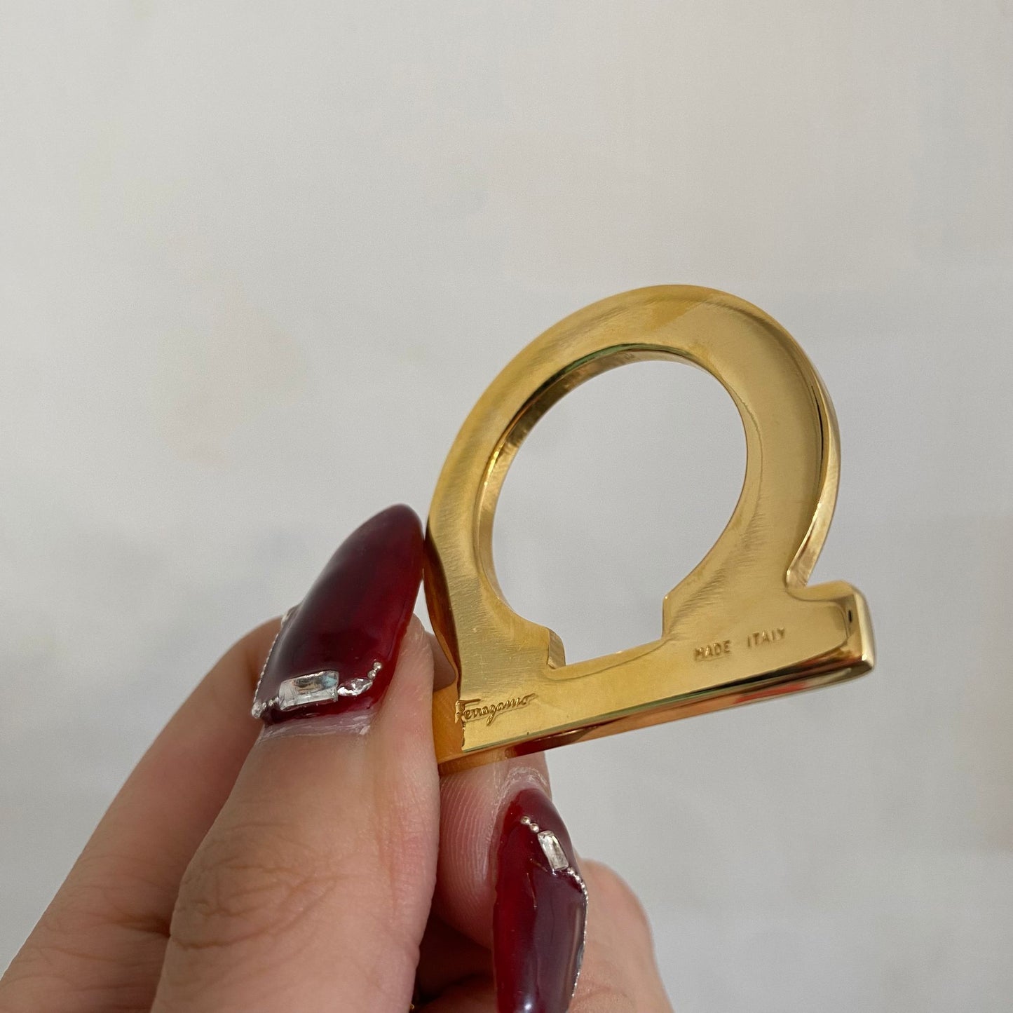 Ferragamo絲巾扣 有盒