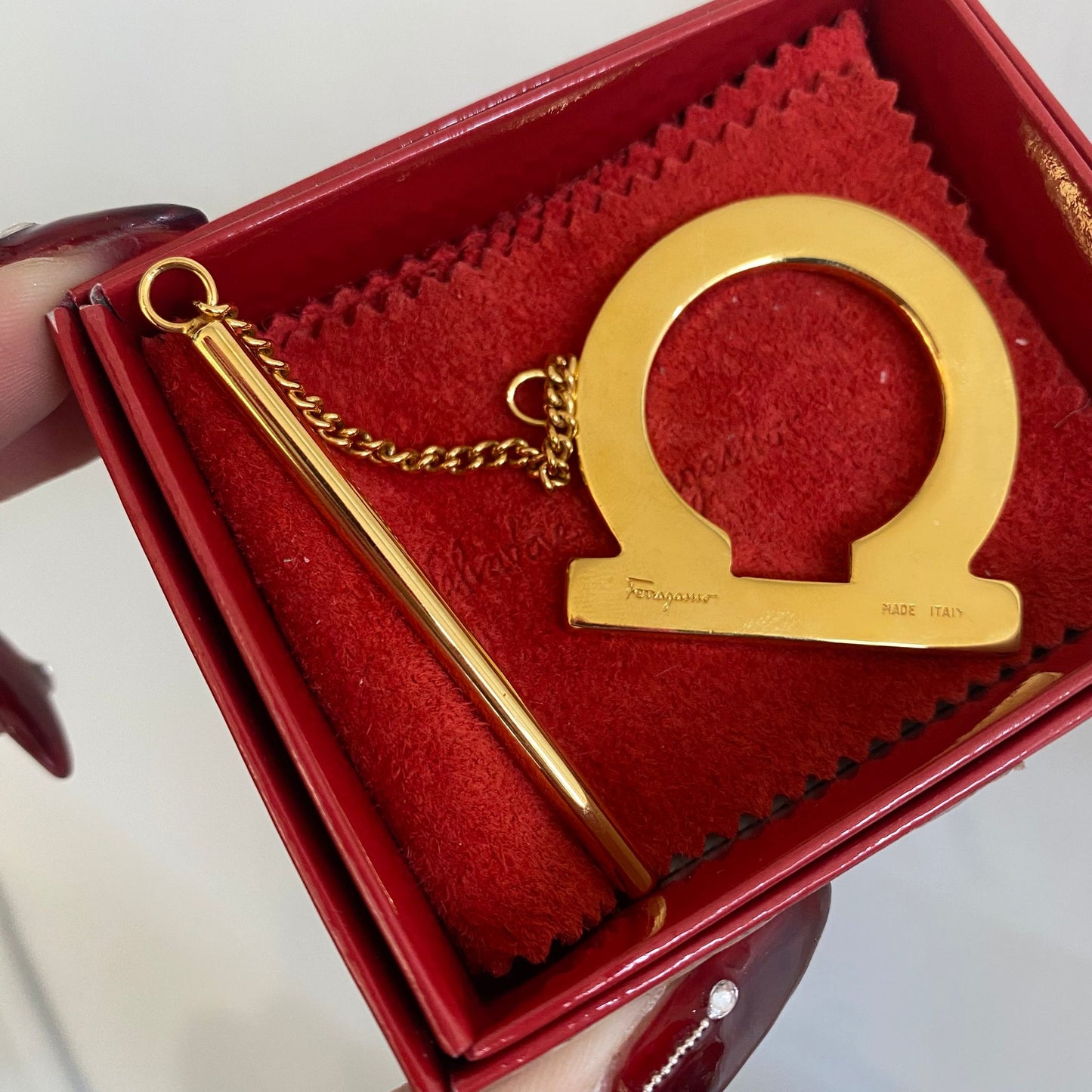 Ferragamo絲巾扣 有盒