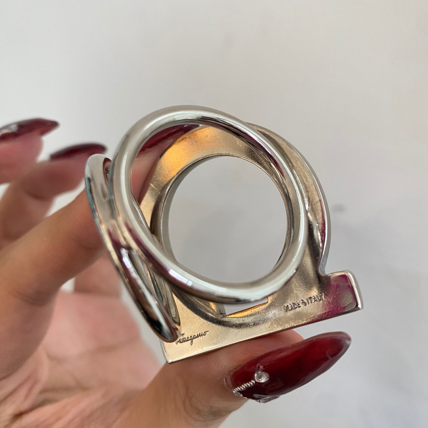 Ferragamo絲巾扣 有盒