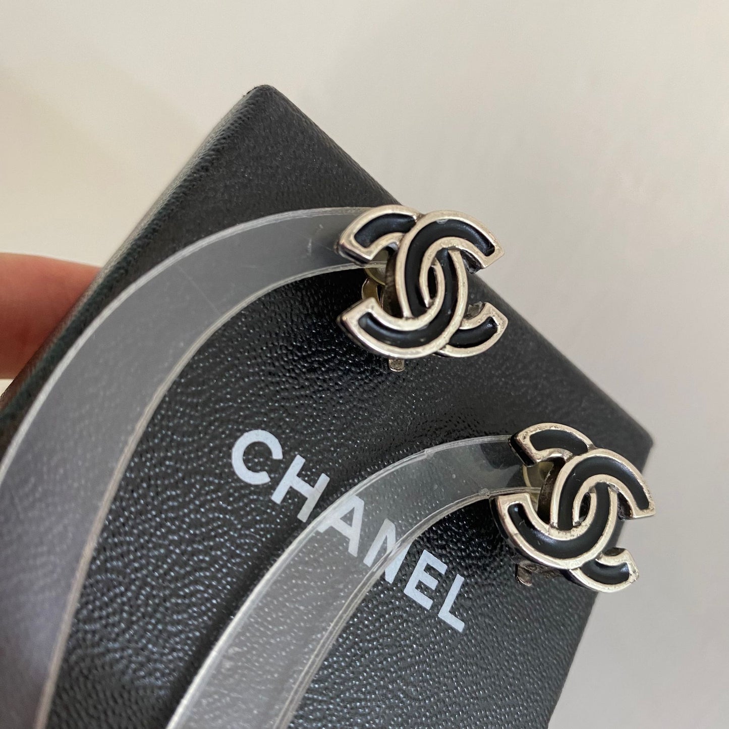 CHANEL 耳夾 有盒 有刻印