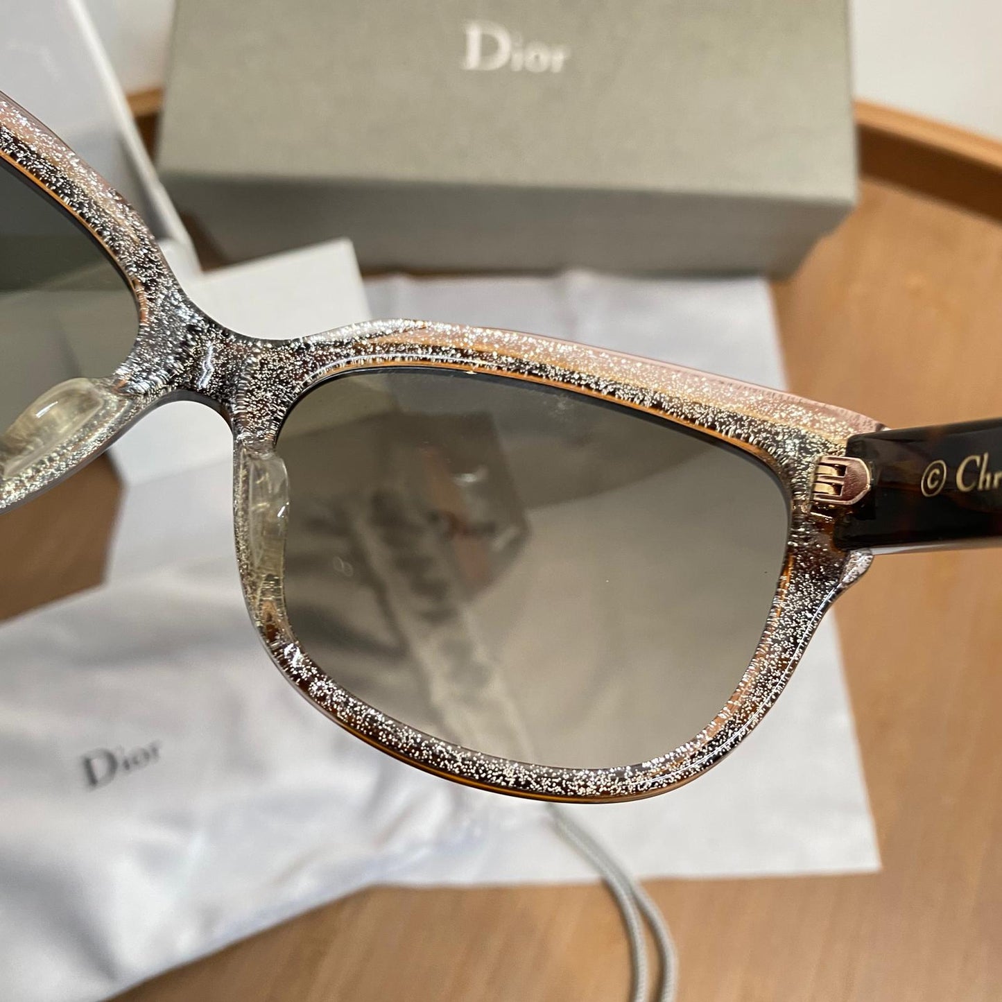 DIOR太陽眼鏡