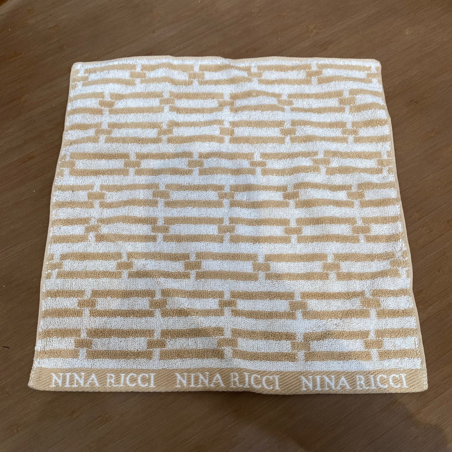 Nina Ricci 方巾