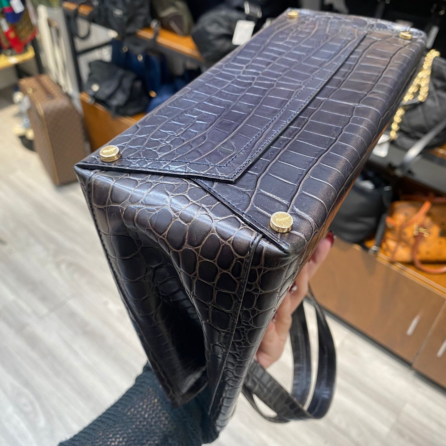 Ferragamo 鱷魚皮壓紋袋