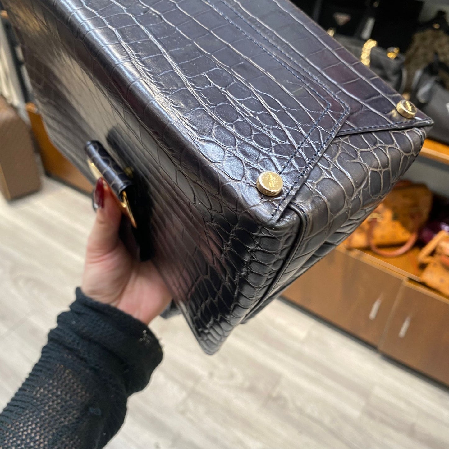 Ferragamo 鱷魚皮壓紋袋