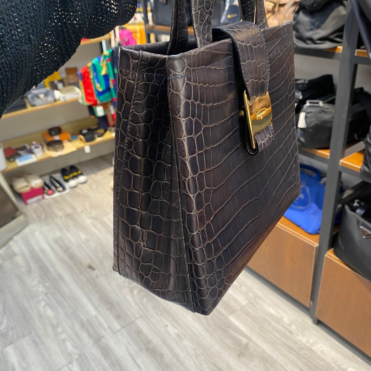Ferragamo 鱷魚皮壓紋袋