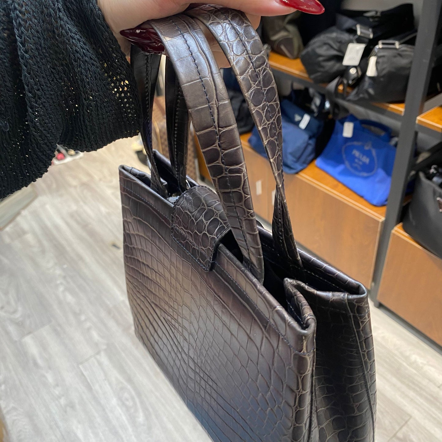 Ferragamo 鱷魚皮壓紋袋