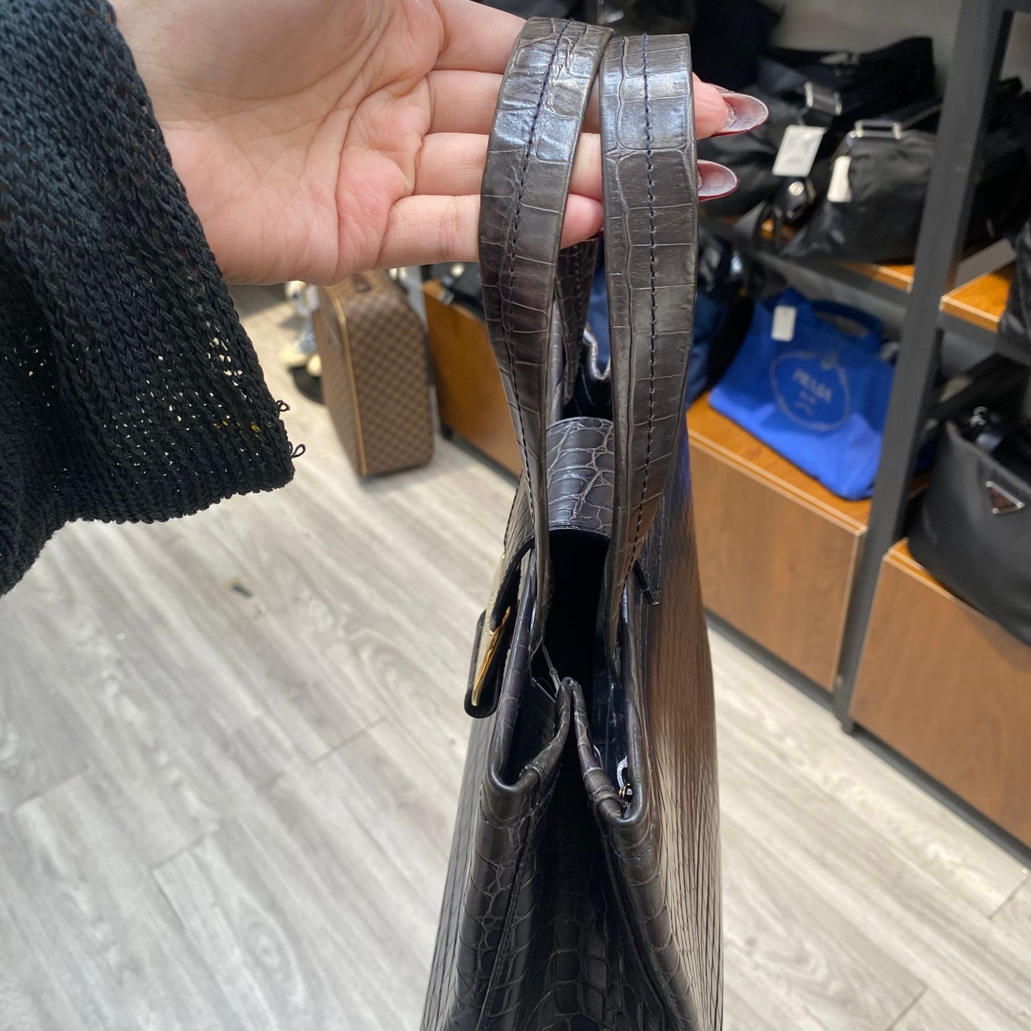 Ferragamo 鱷魚皮壓紋袋