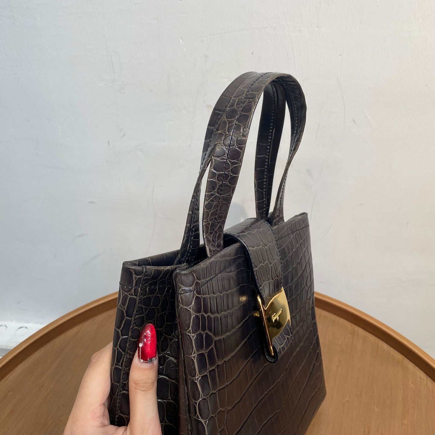 Ferragamo 鱷魚皮壓紋袋