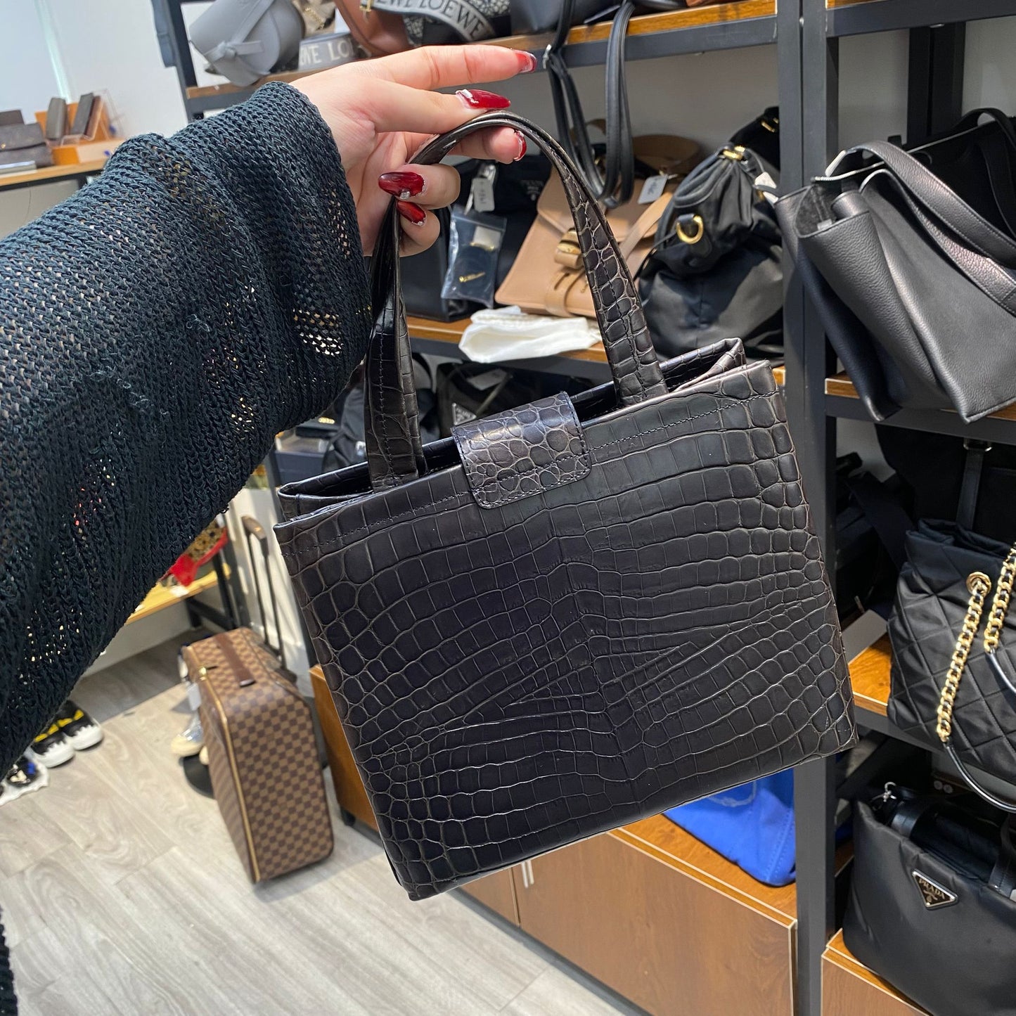 Ferragamo 鱷魚皮壓紋袋