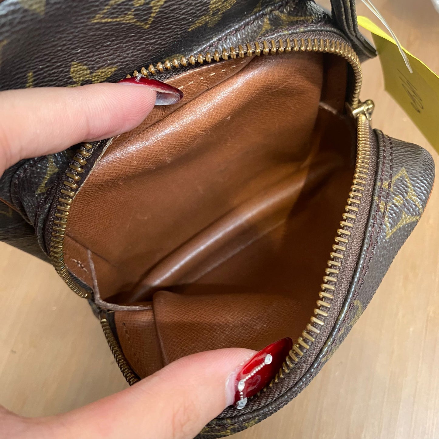 LV Amazon 細日字袋 M45236