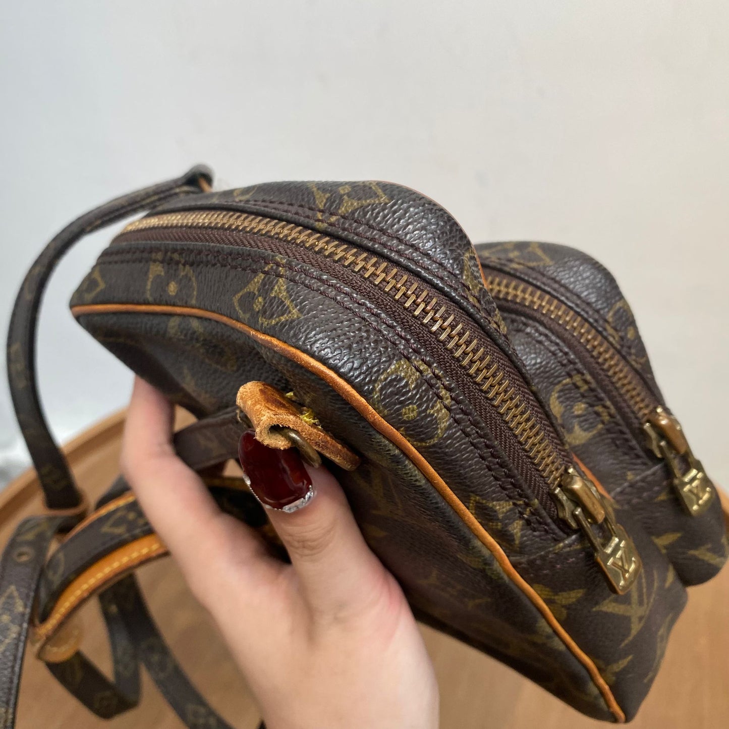 LV Amazon 細日字袋 M45236