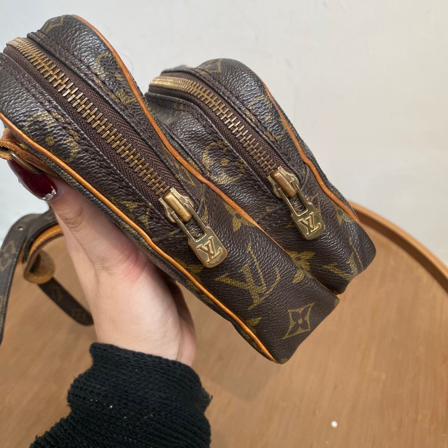 LV Amazon 細日字袋 M45236