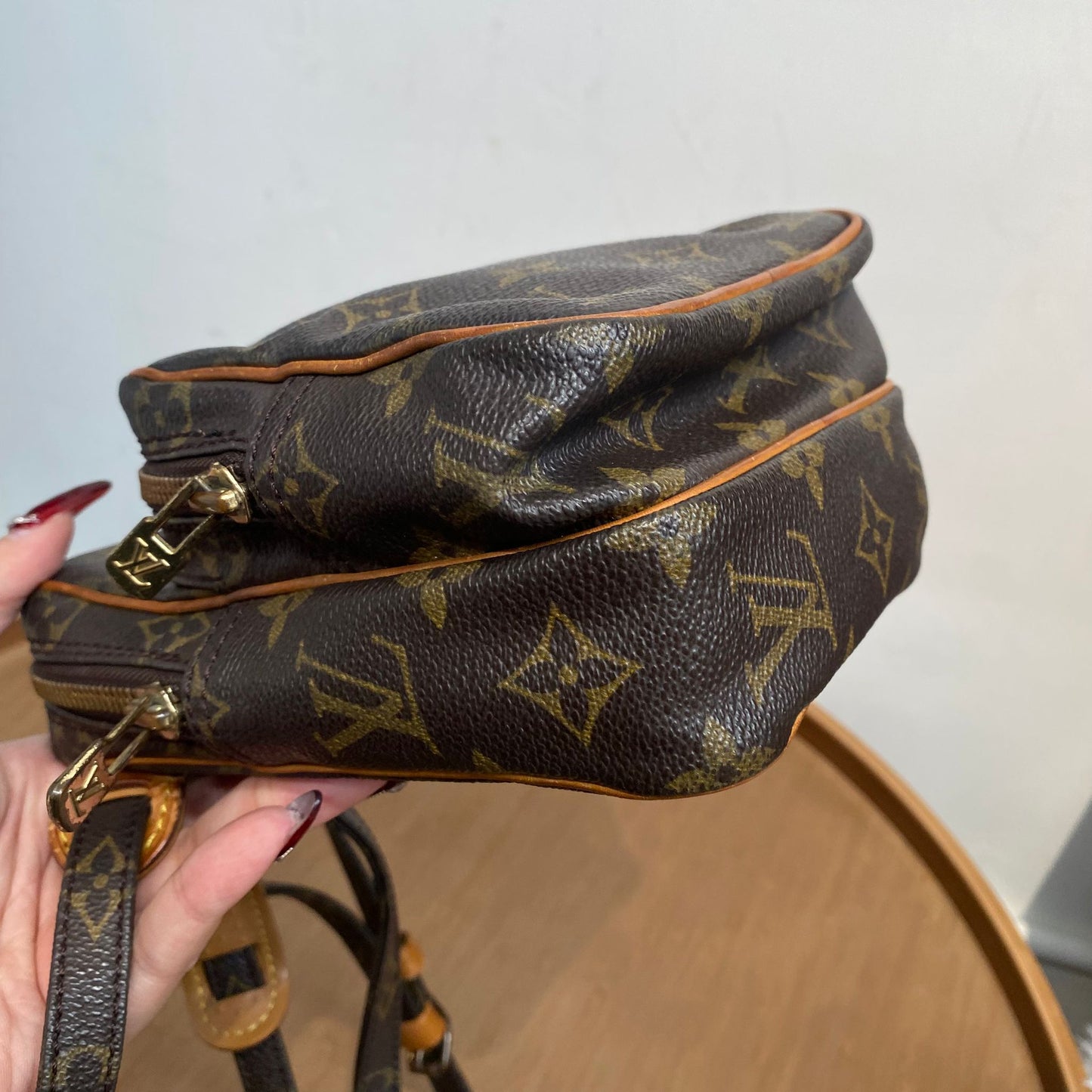 LV Amazon 細日字袋 M45236