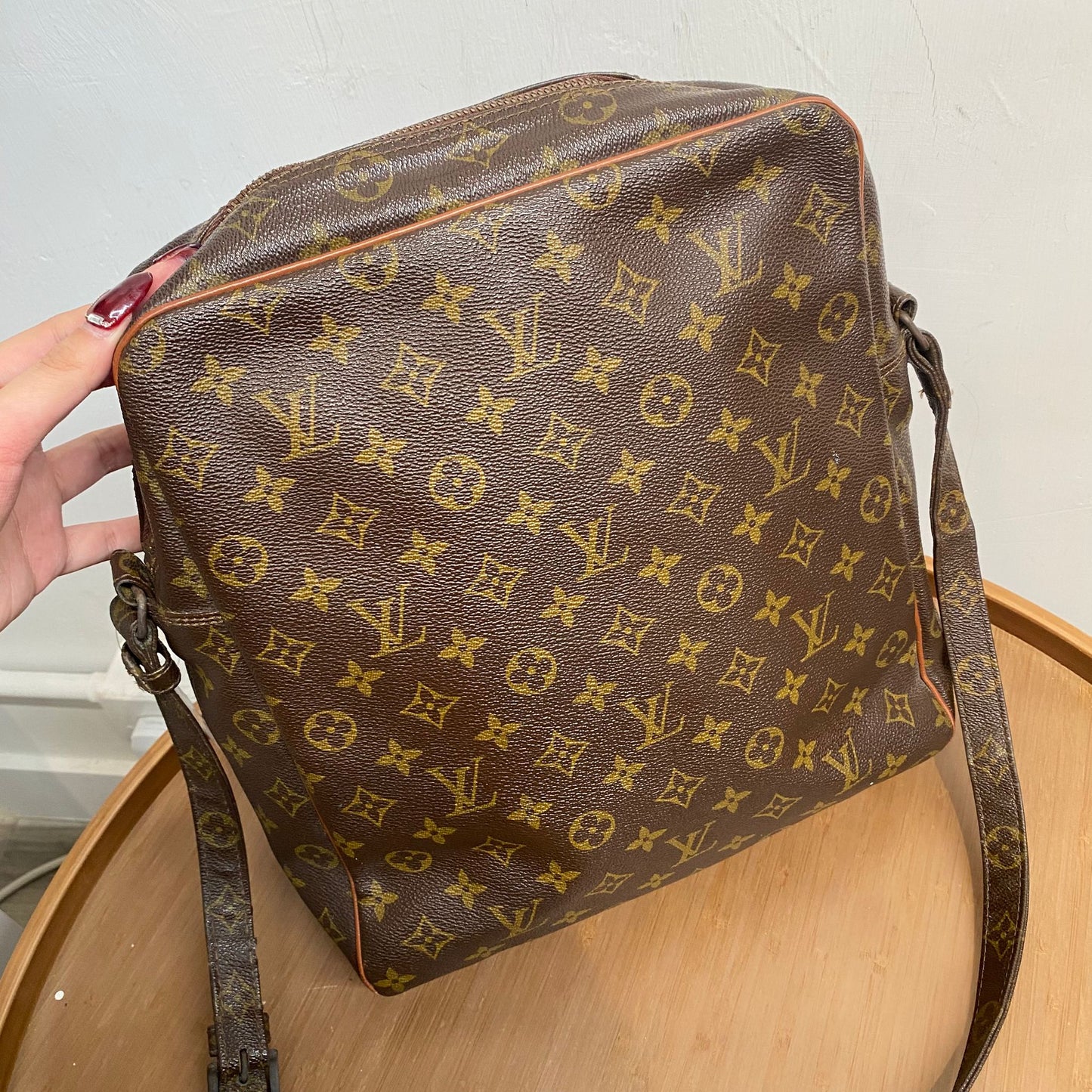 LV 老花斜孭袋