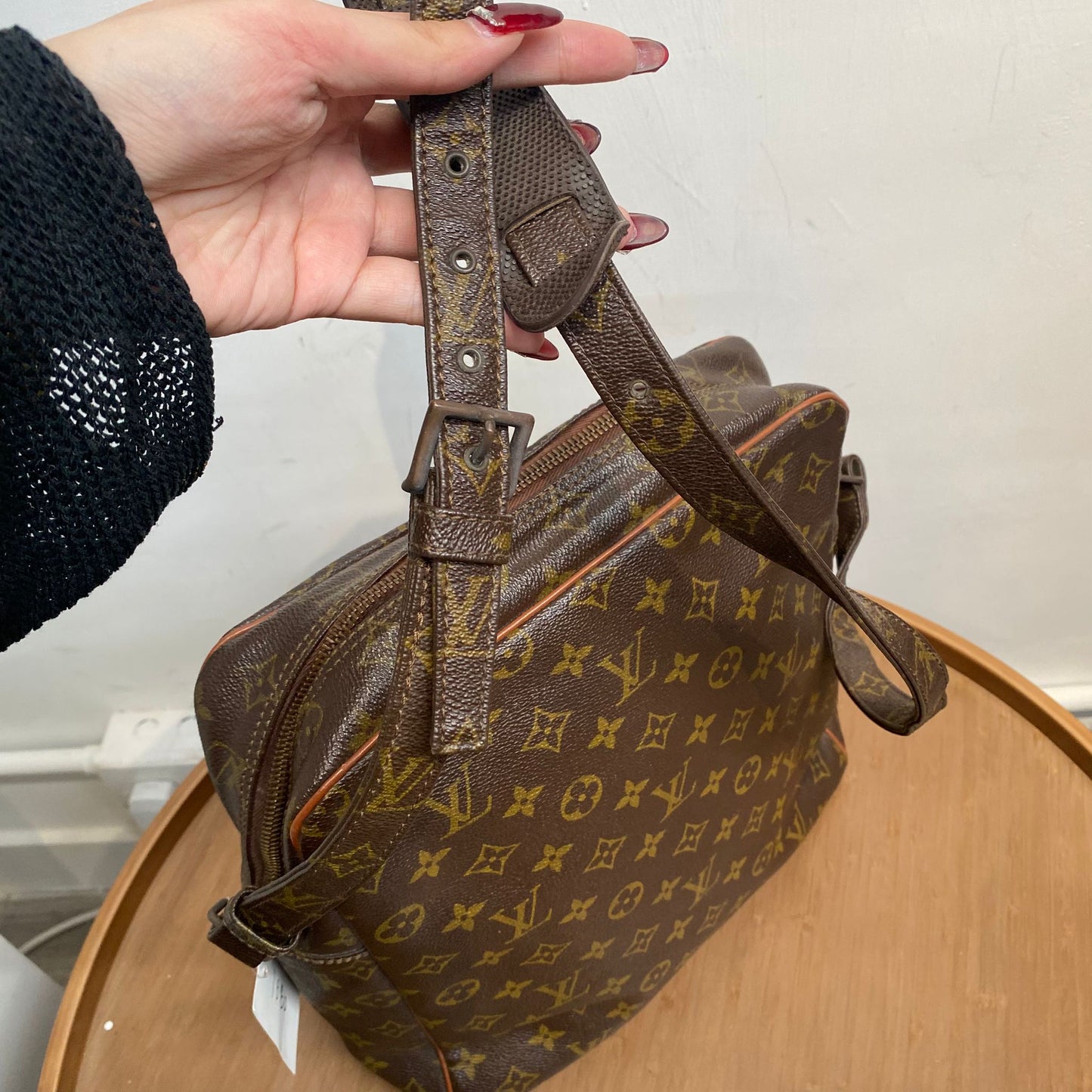 LV 老花斜孭袋